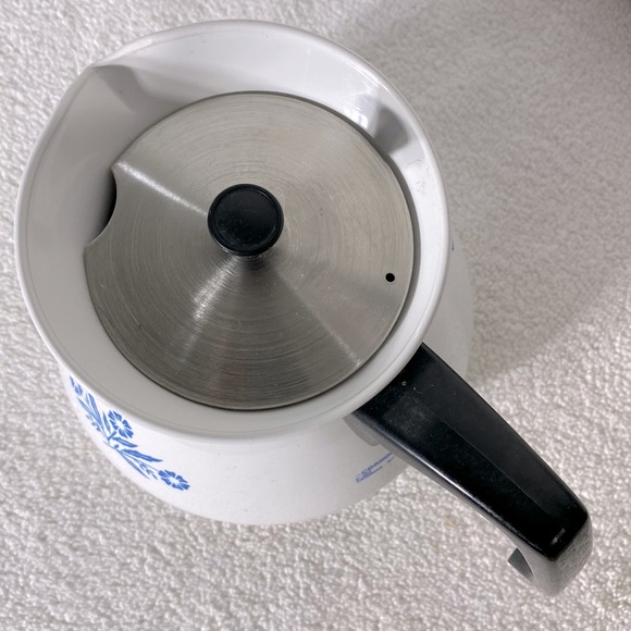 Vintage Corningware Blue Cornflower 6 Cup Teapot - Picture 8 of 11